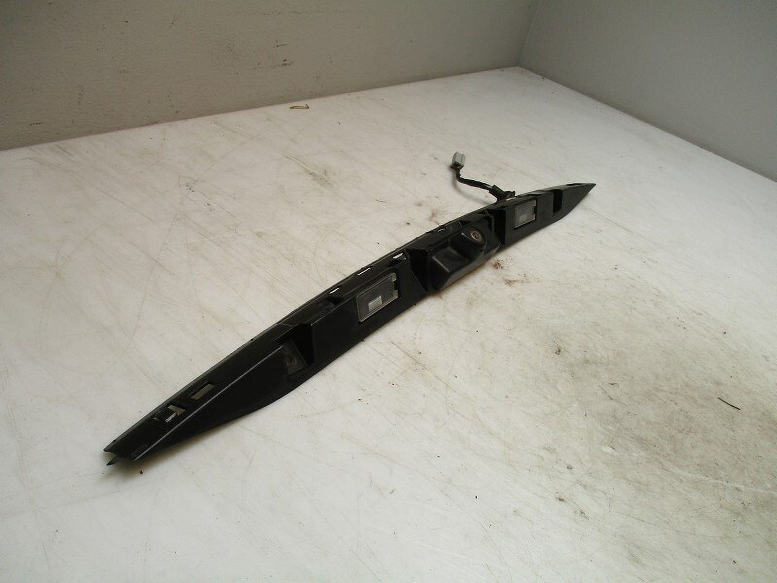 Pre-Owned 2013-2015 Ford Explorer Rear Backup Camera Assembly OEM (Good)