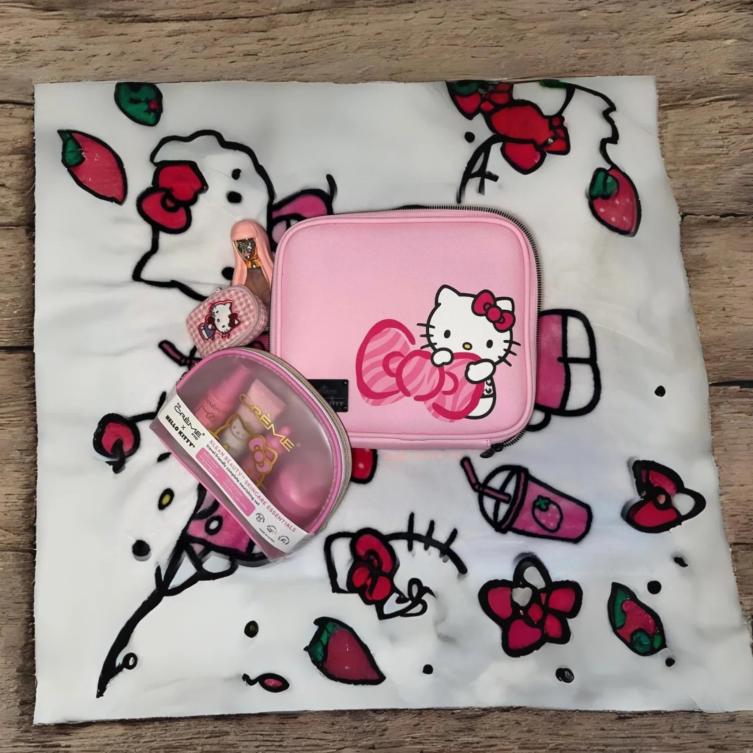 Impressions Vanity Hello Kitty Cosmetic Bag with Faux Leather, Travel Toiletry Bag (Pink Animal)