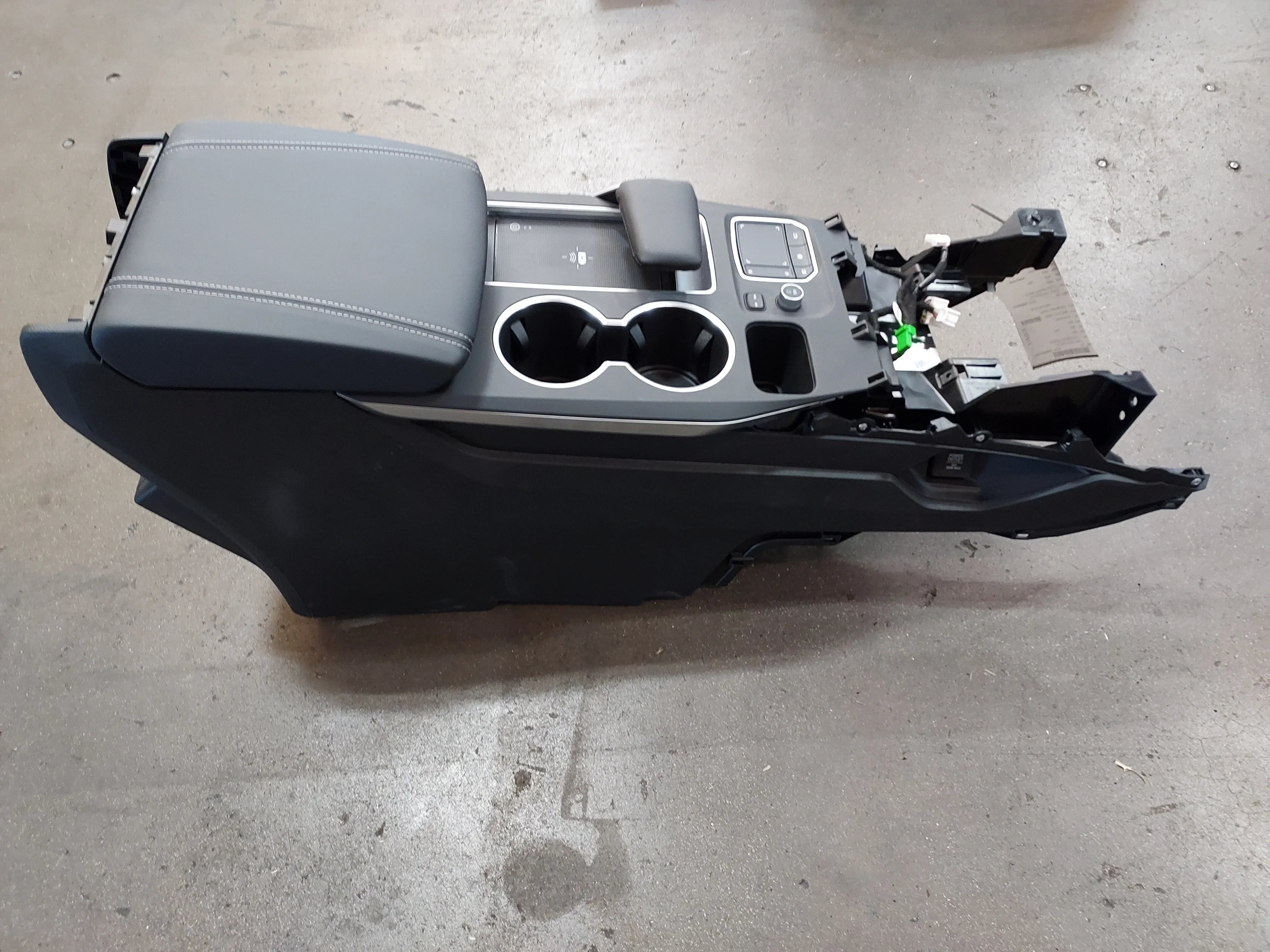 Pre-Owned 2022-2023 Acura MDX Floor Center Console OEM LKQ (Good)