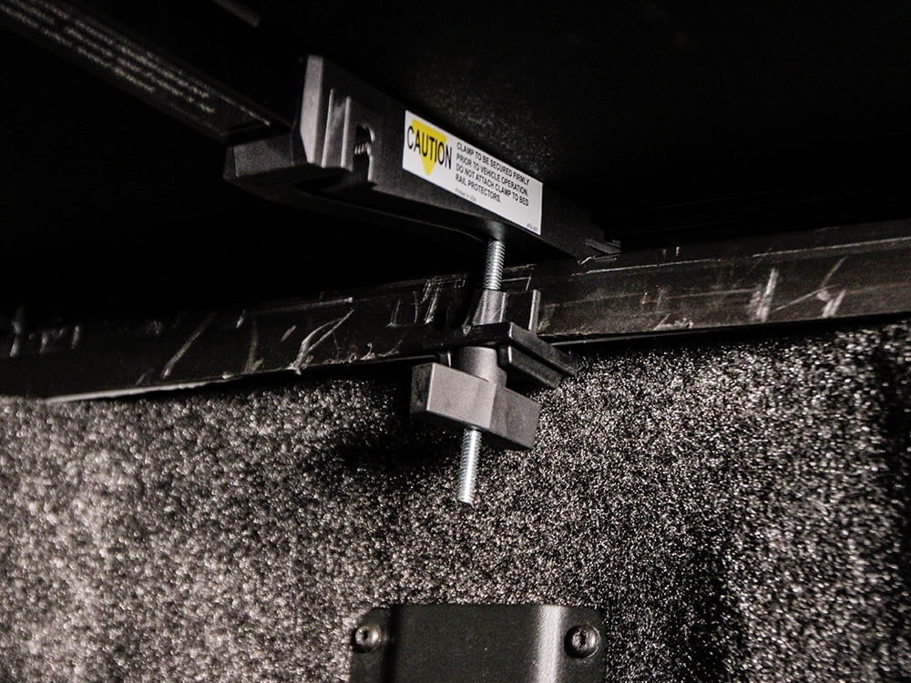 Gator Protection Hybrid Hard Folding Vinyl Tonneau Truck Bed Protection 2014-2018 Chevy Silverado GMC Sierra 8 ft Bed