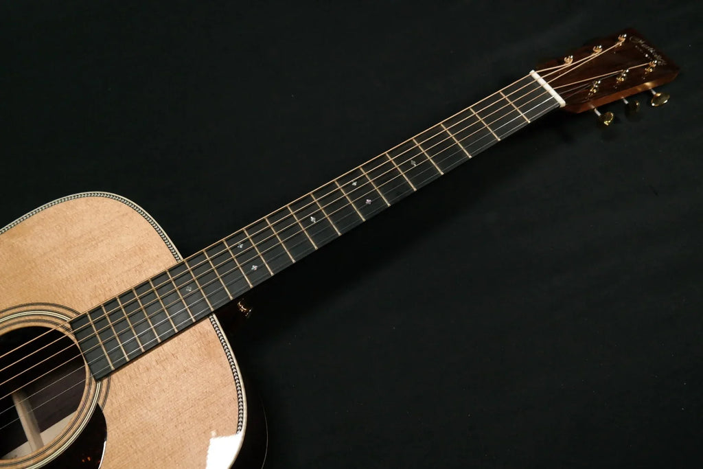 Martin Guitar D-28E Modern Deluxe Acoustic-Electric Guitar with Hardshell Gig Case, Sitka Spruce and East Indian Rosewood Construction, D-14 Fret and Vintage Deluxe Neck Shape 109