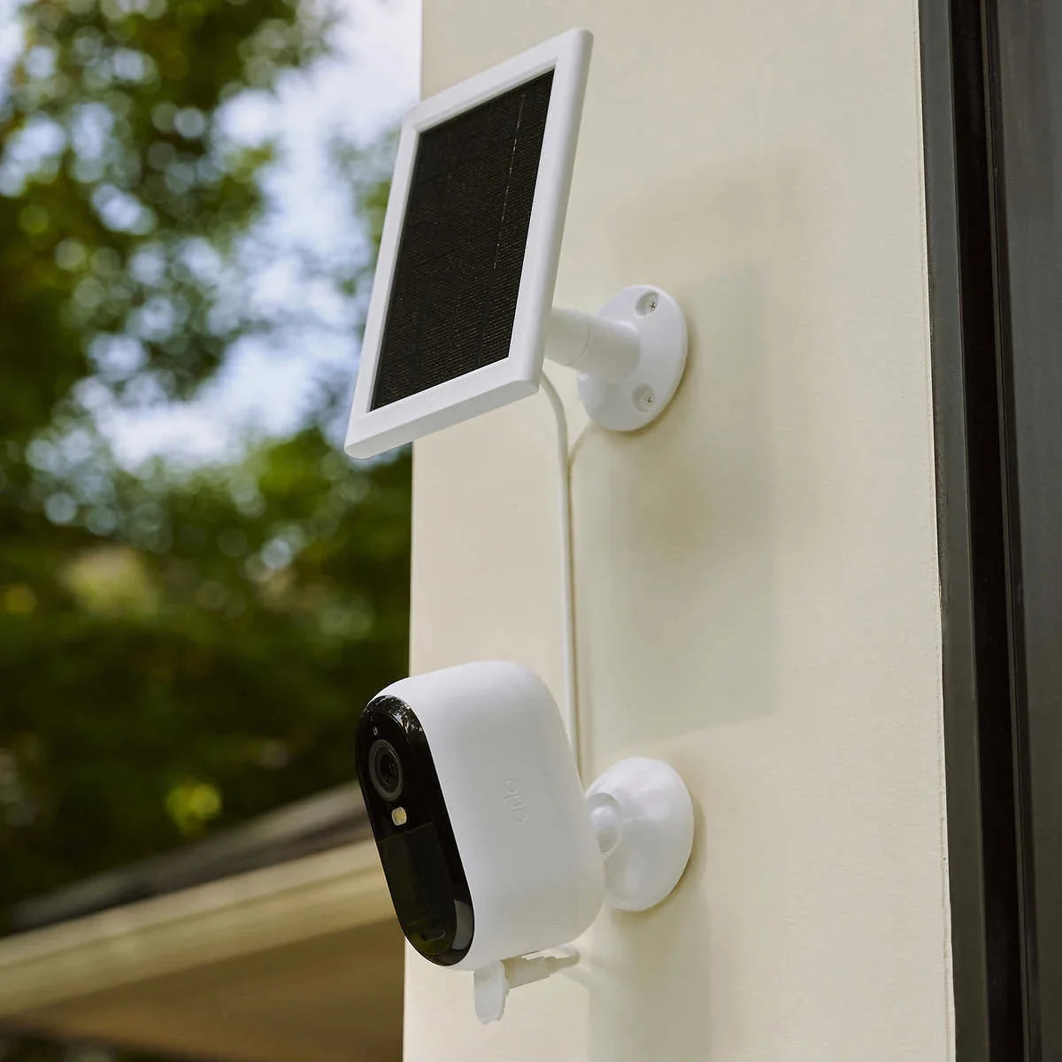 Arlo Essential Outdoor 2K Camera (2nd Generation) 3 Pack with 3 Solar Panels
