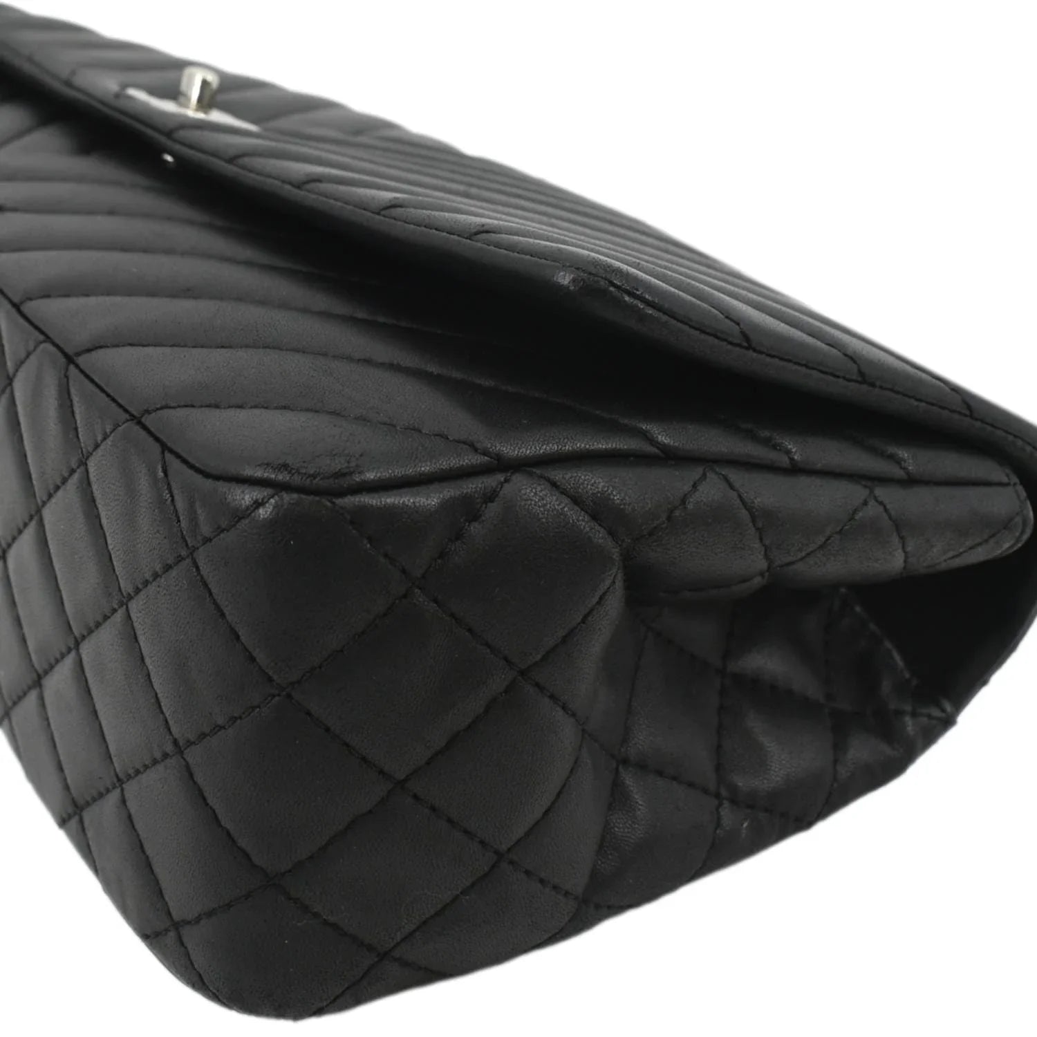 Pre-Owned CHANEL Surpique Chevron Medium Lambskin Leather Flap Crossbody Bag Black