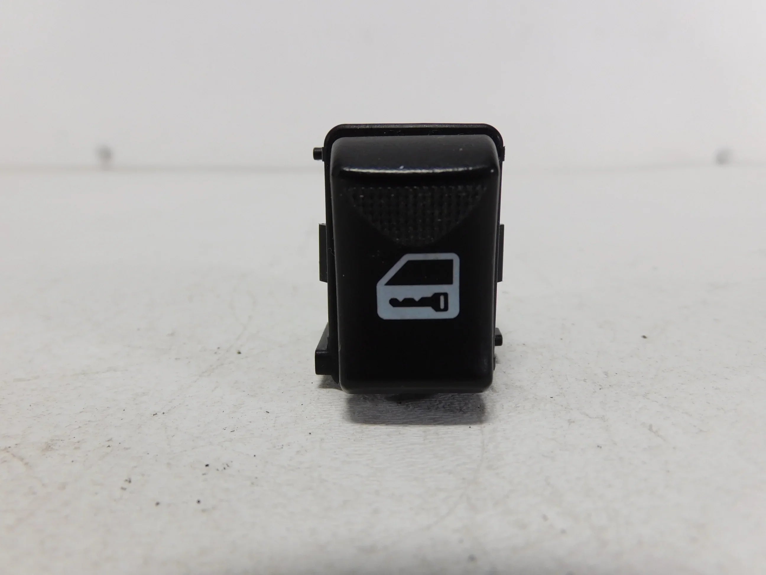 Pre-Owned 08-21 Chevrolet Express 2500 Van Driver Master Power Lock Switch OEM LKQ (Good)