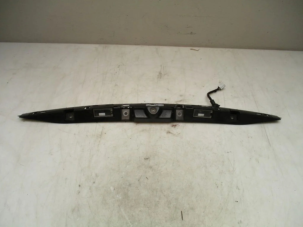 Pre-Owned 2013-2015 Ford Explorer Rear Backup Camera Assembly OEM (Good)