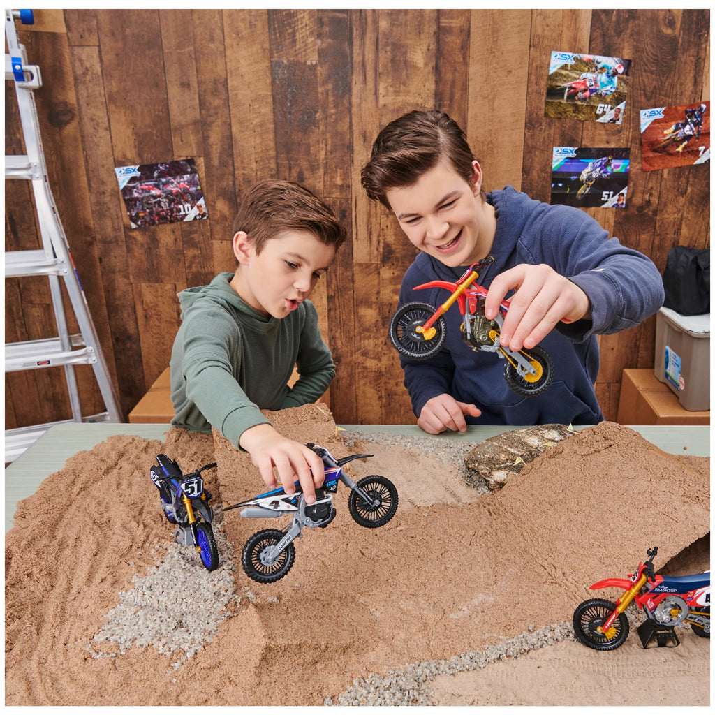 Supercross, Authentic Justin Brayton 1:10 Scale Collector Die-Cast Motorcycle Replica with Display Stand