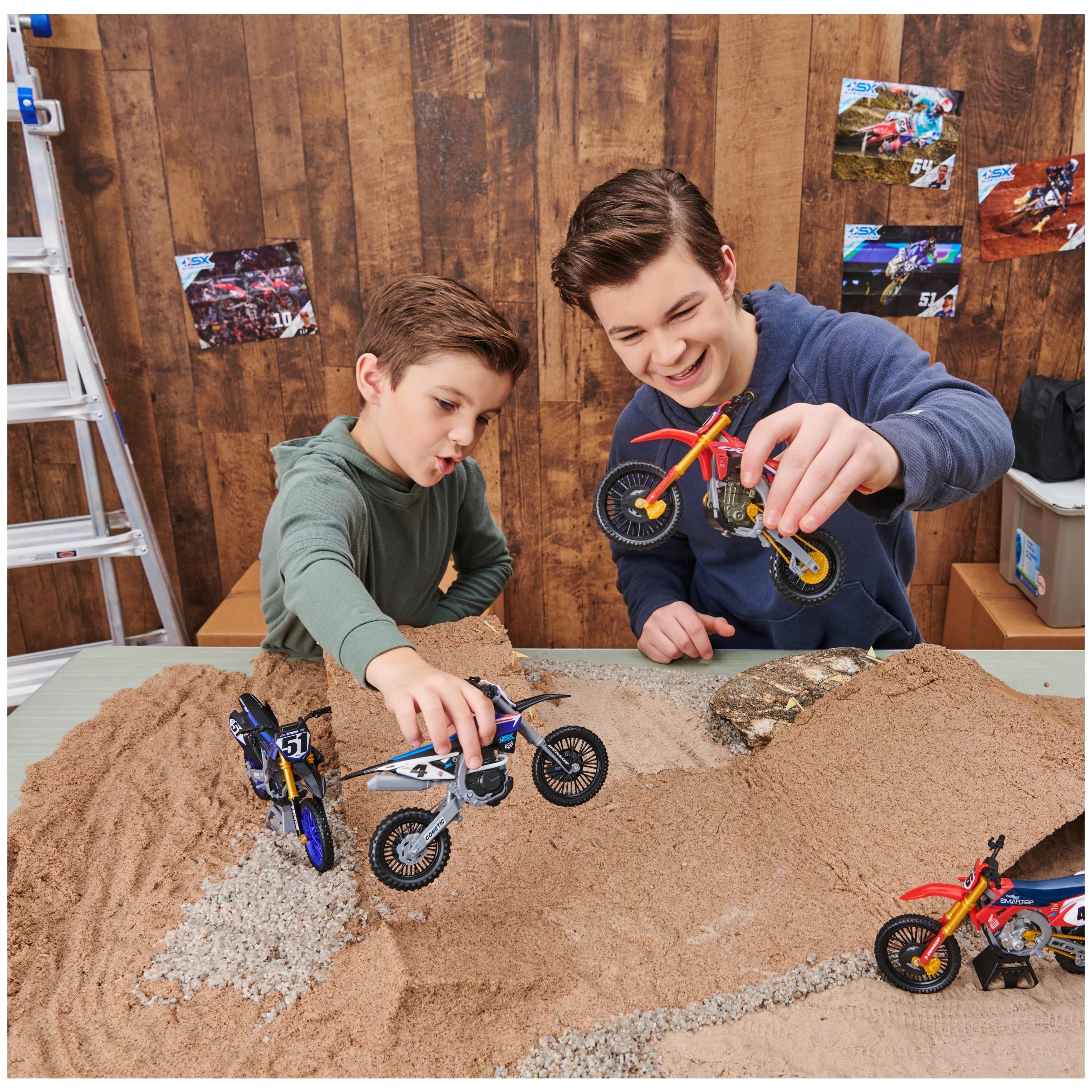 Supercross, Authentic Justin Brayton 1:10 Scale Collector Die-Cast Motorcycle Replica with Display Stand