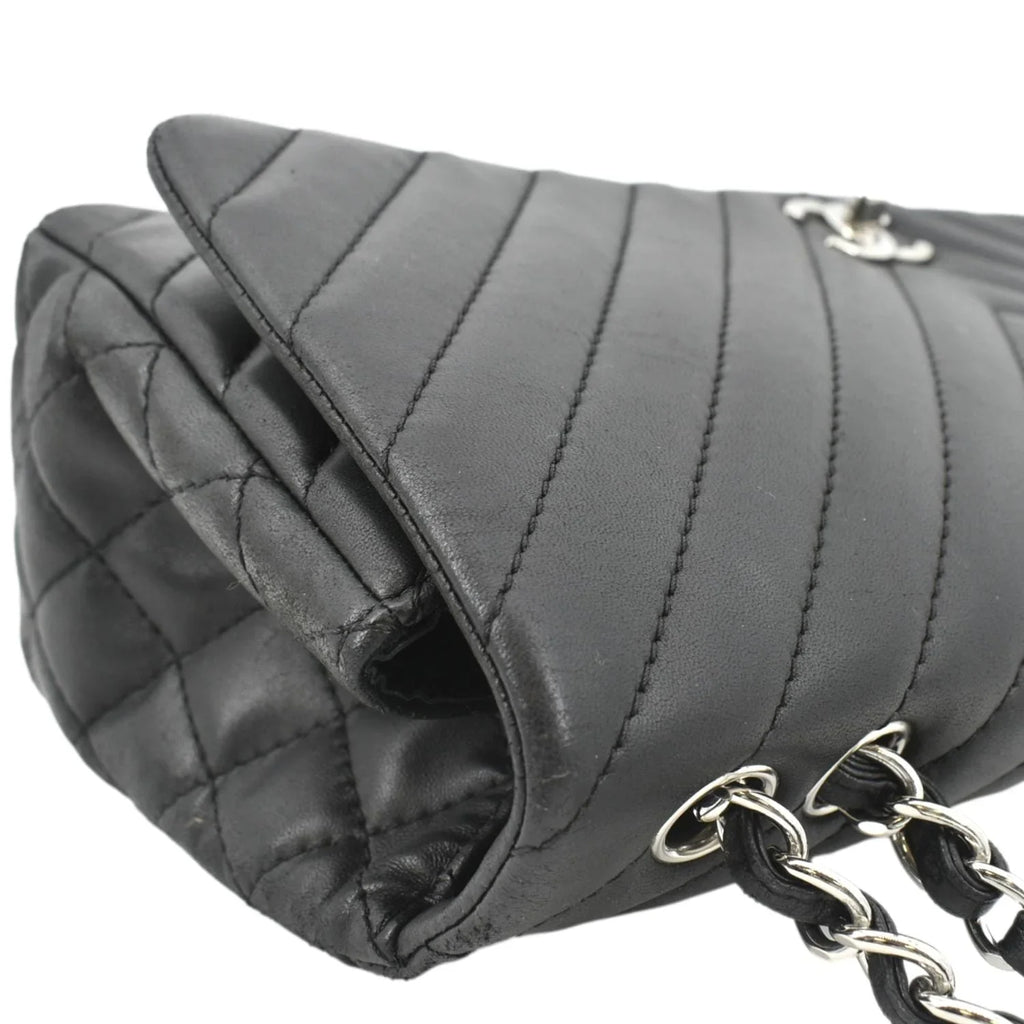 Pre-Owned CHANEL Surpique Chevron Medium Lambskin Leather Flap Crossbody Bag Black