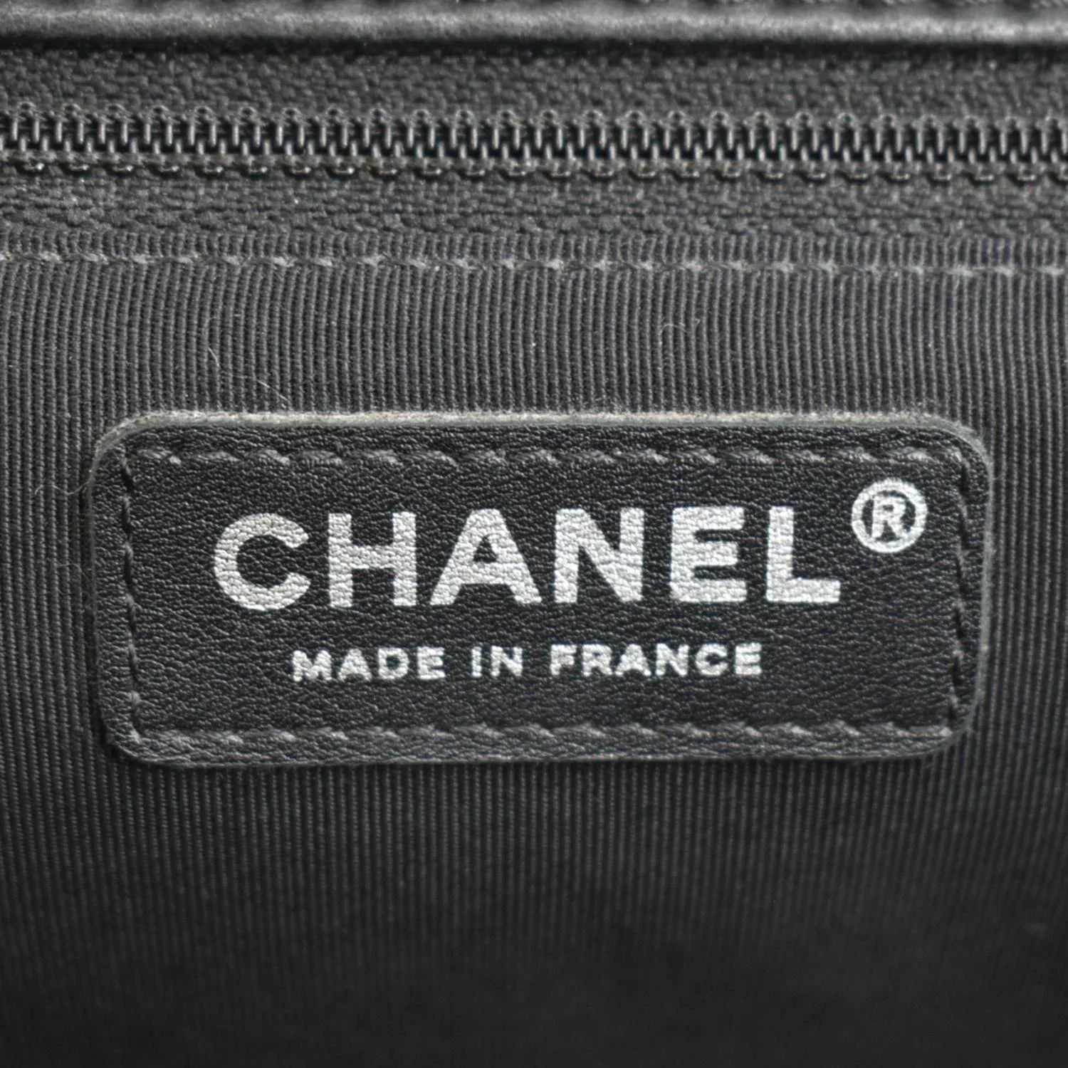 Pre-Owned CHANEL Surpique Chevron Medium Lambskin Leather Flap Crossbody Bag Black