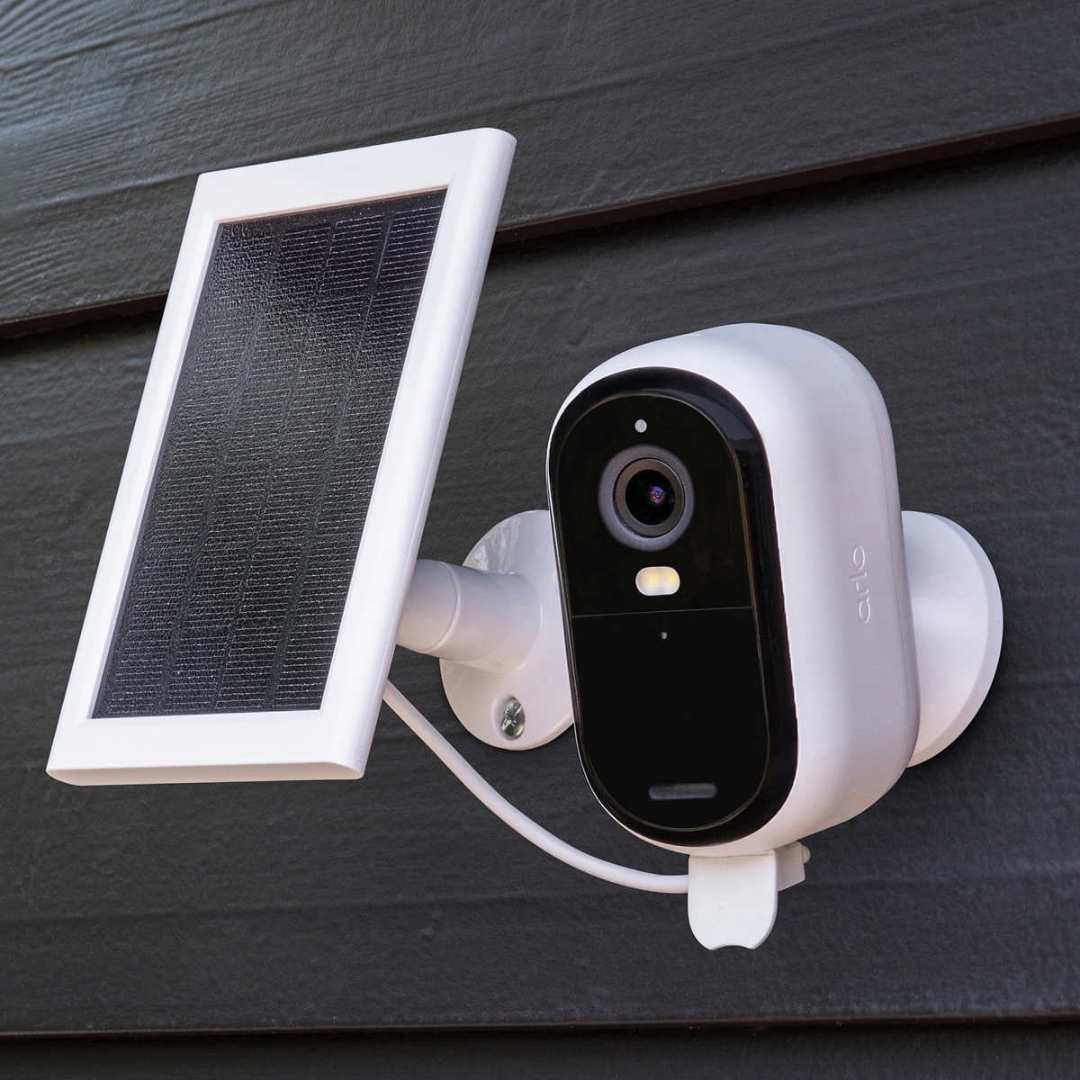 Arlo Essential Outdoor 2K Camera (2nd Generation) 3 Pack with 3 Solar Panels