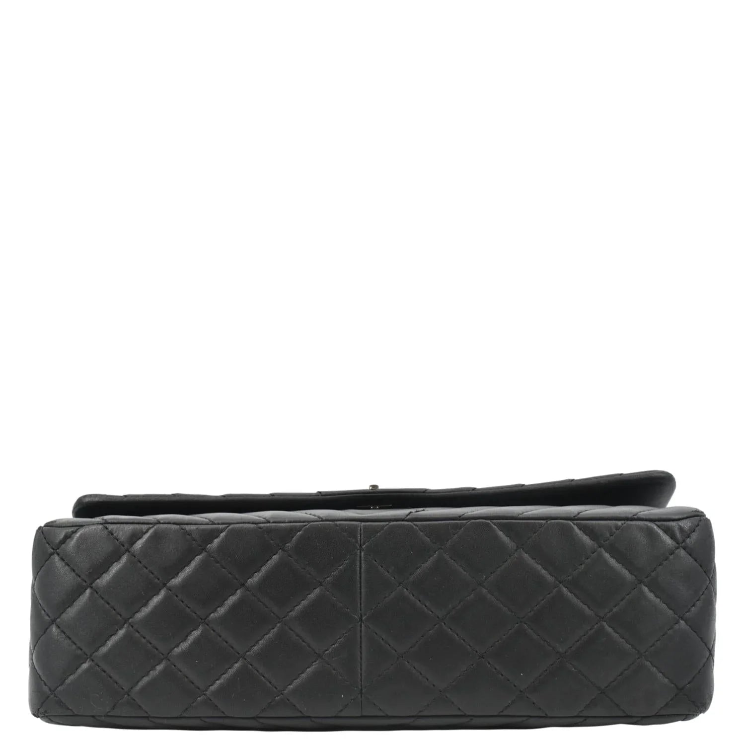 Pre-Owned CHANEL Surpique Chevron Medium Lambskin Leather Flap Crossbody Bag Black