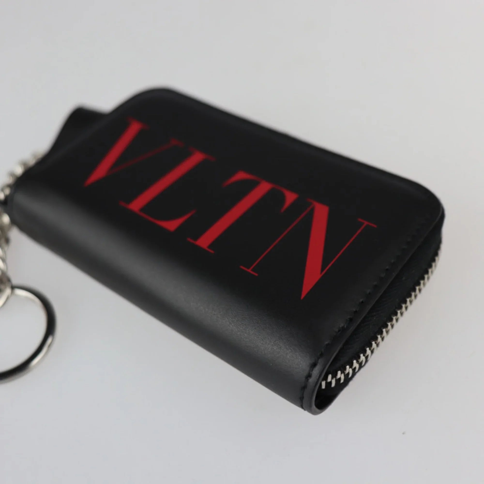 Pre-Owned Valentino Garavani coin case TY2P0P24LVN leather black red silver metal fittings round zipper purse with key ring (Like New)