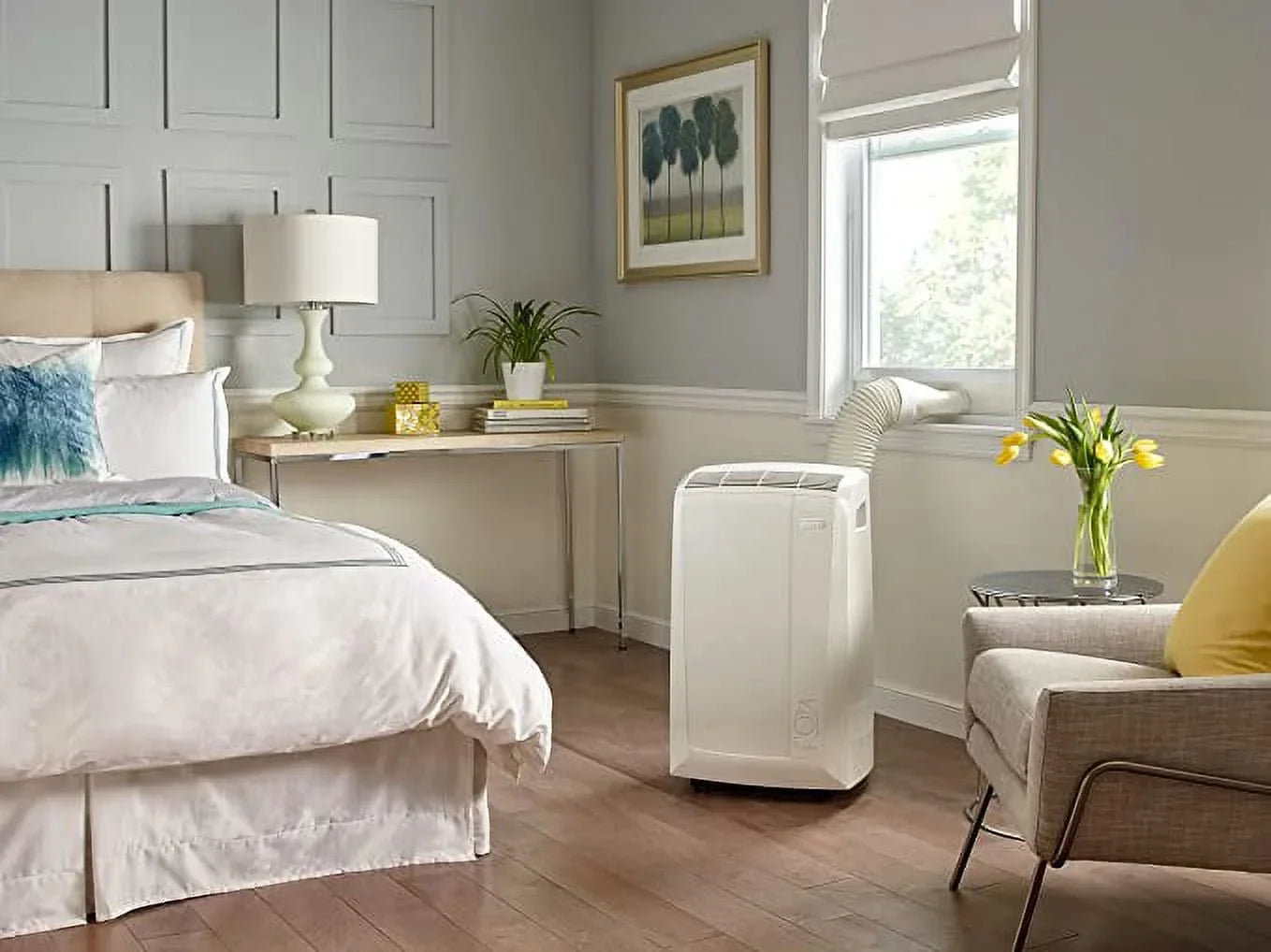 Restored DeLonghi 6,700 BTU (10,000 BTU ASHRAE) 3-Speed Portable Air Conditioner with Dehumidifier (Refurbished)
